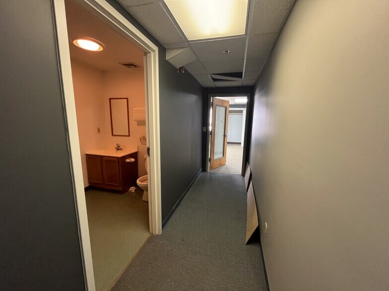 More Photos Of 155 Saco Ave, Old Orchard Beach Office For Sale