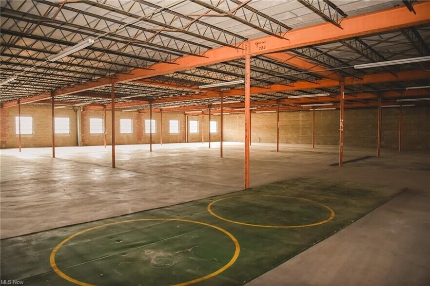 More Photos Of 3539-3549 Main St, Weirton Flex For Lease