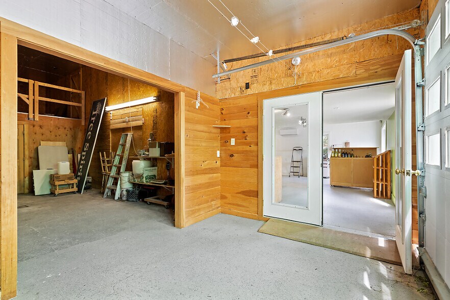 More Photos Of 152 Fairfield St, Oakland Flex For Sale