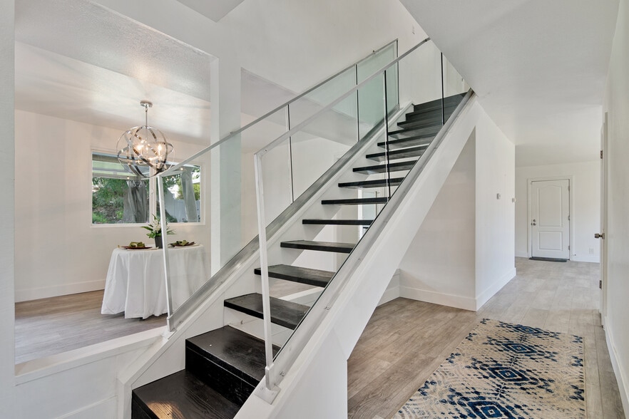 More Photos Of 7501 Linley Ln, Canoga Park Specialty For Sale