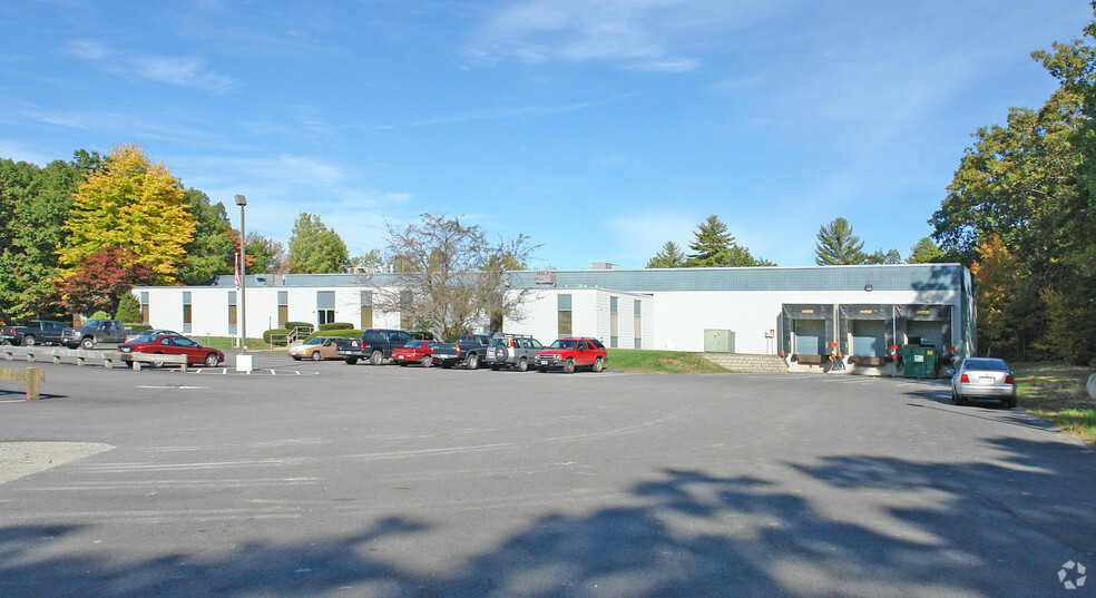 Primary Photo Of 32 Industrial Dr, Exeter Warehouse For Lease