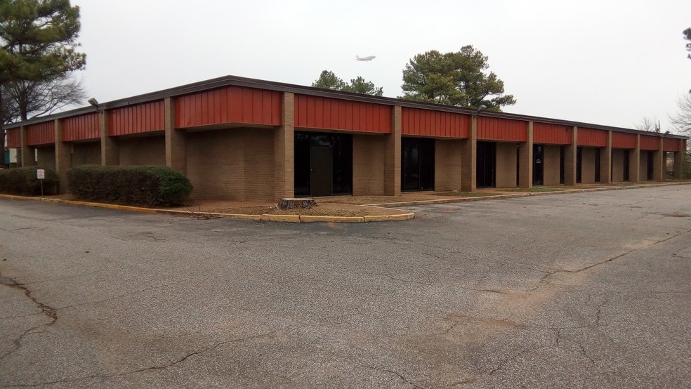 More Photos Of 3035 Directors Row, Memphis Flex For Lease
