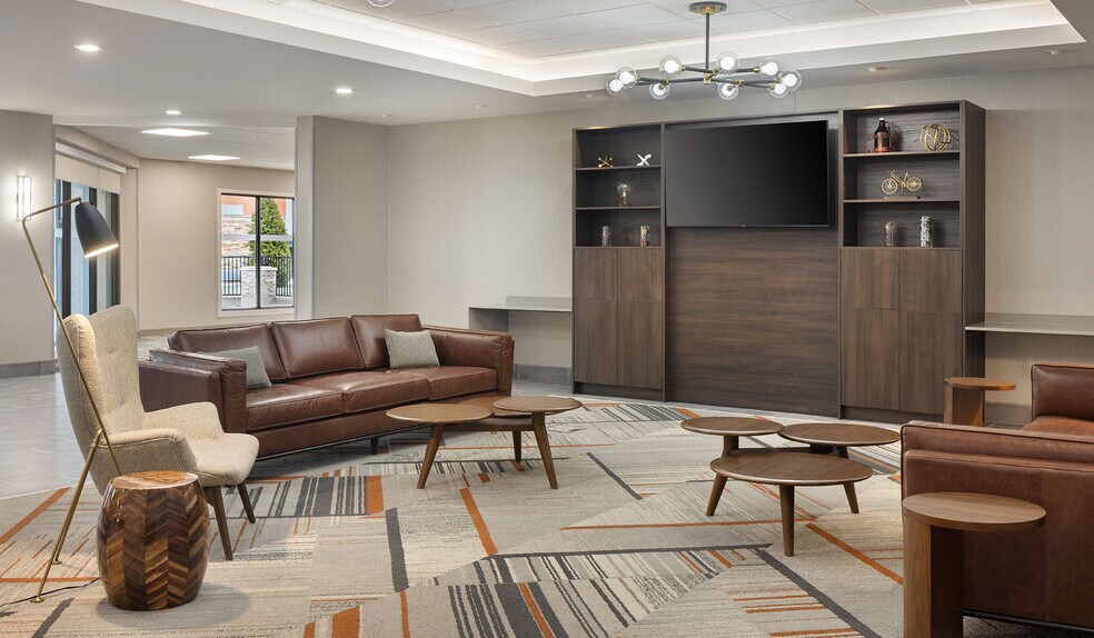 More Photos Of 4960 Towne Centre Rd, Saginaw Hotel For Sale
