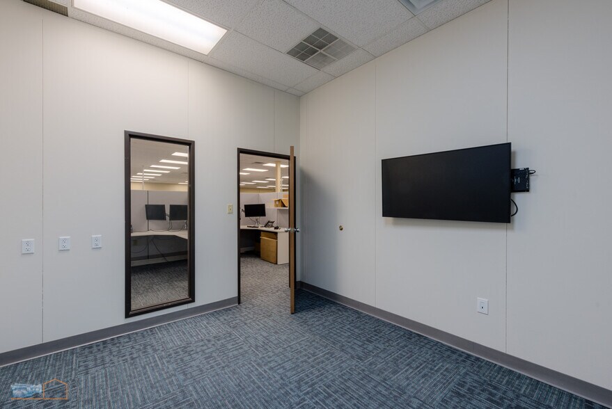 More Photos Of 1860 Lefthand Cir, Longmont Light Manufacturing For Lease