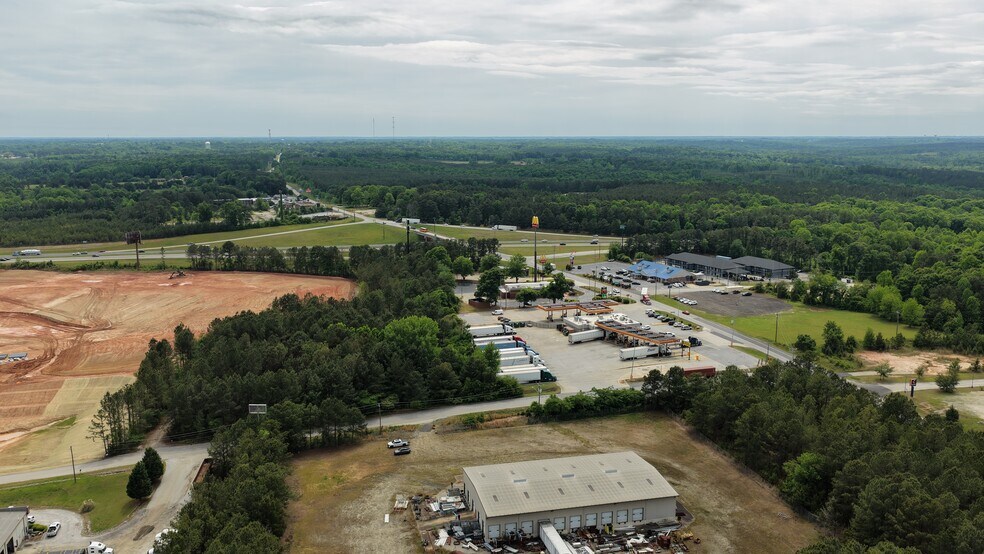 More Photos Of 53 Commerce Ave, Clinton Truck Terminal For Sale