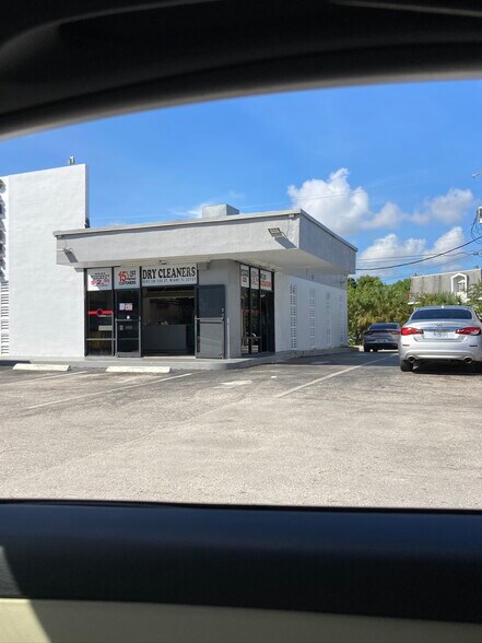 More Photos Of 9595 SW 160th St, Miami Freestanding For Sale