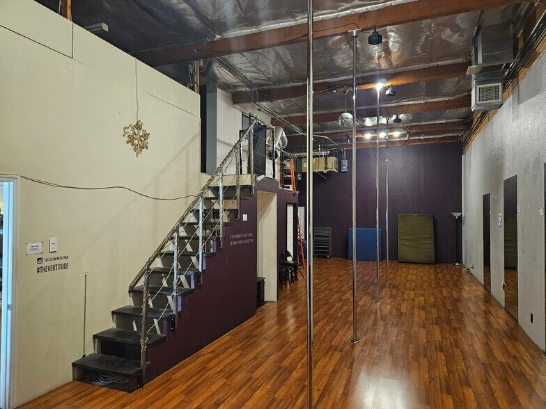 More Photos Of 8501-8511 Canoga Ave, Canoga Park Warehouse For Lease