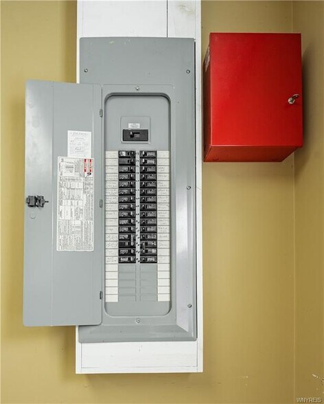 More Photos Of 6115 1st St, Newfane Office For Sale