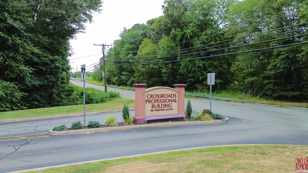 More Photos Of 196 Waterford Pky S, Waterford Medical For Lease