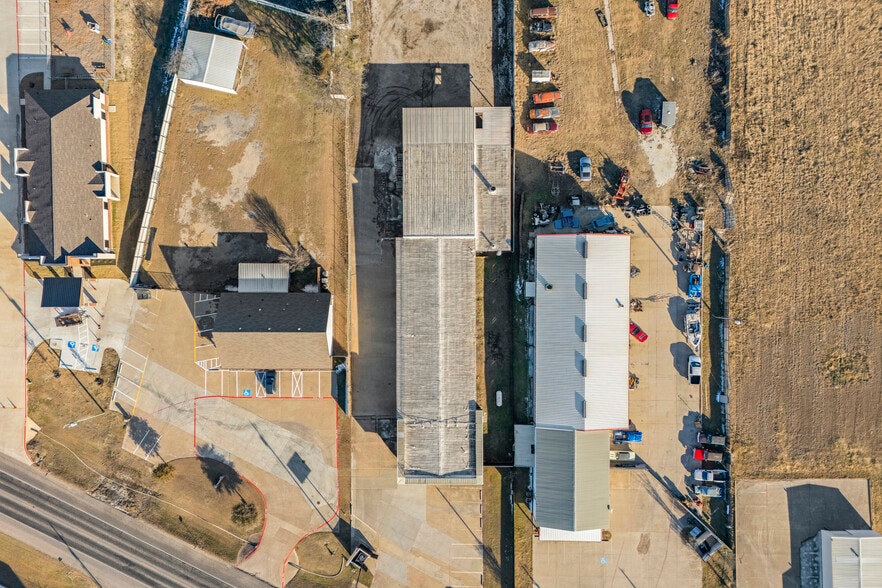 More Photos Of 502 N State Highway 342, Red Oak Industrial For Sale