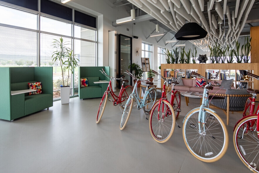 More Photos Of 4100 Market St, Huntsville Coworking Space