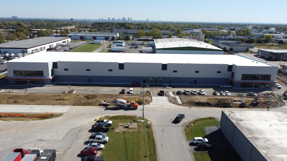 More Photos Of 900 Distribution Dr, Columbus Distribution For Lease