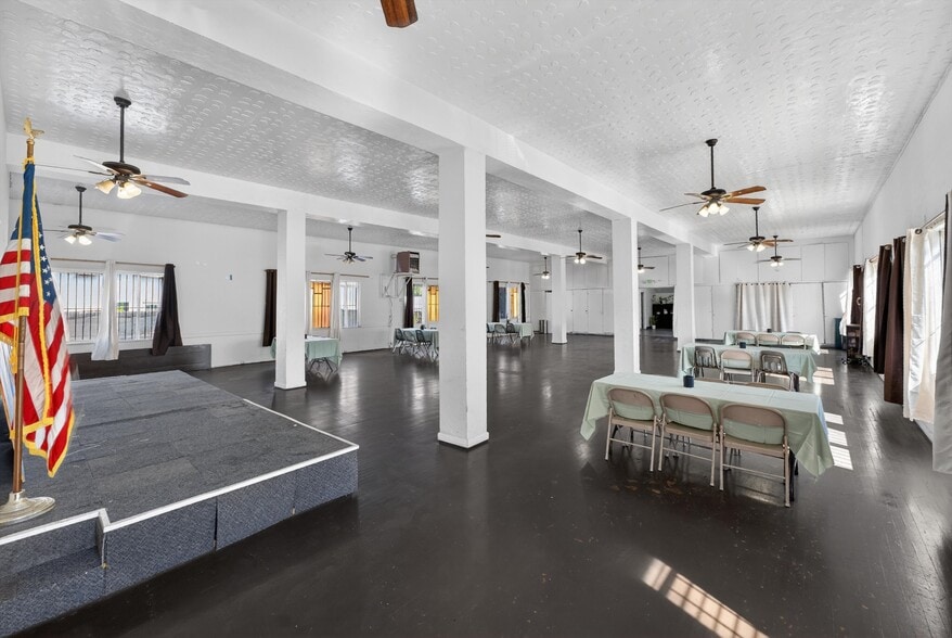 More Photos Of 7101 Menlo Ave, Los Angeles Religious Facility For Sale