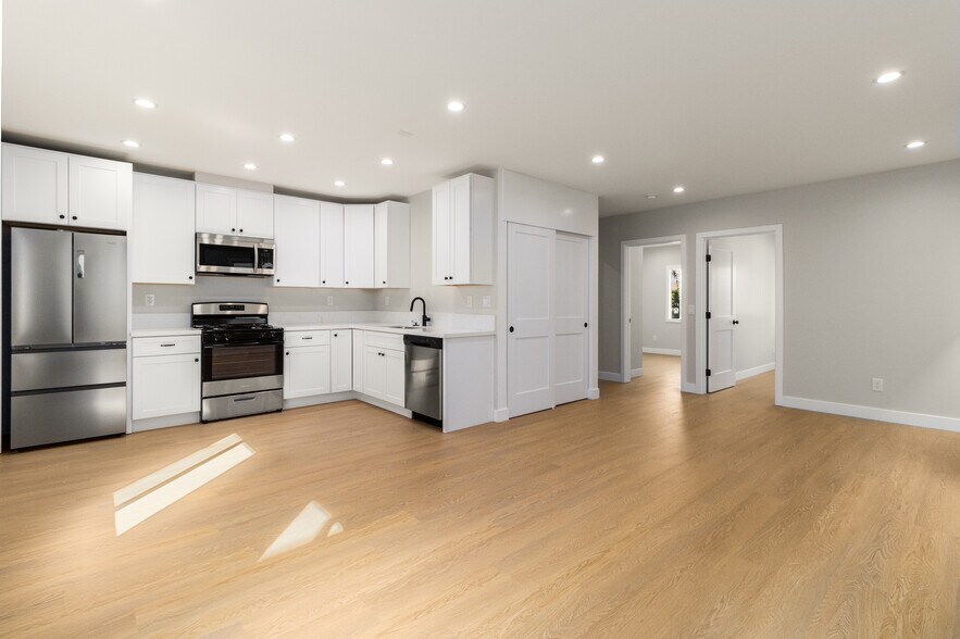 More Photos Of 1827 E 4th St, Long Beach Apartments For Sale