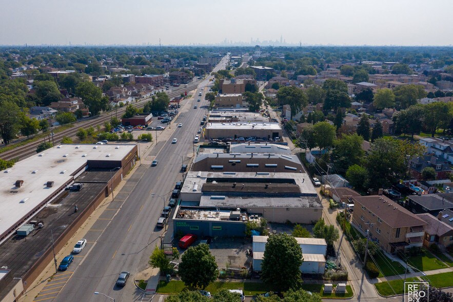 More Photos Of 7829-7839 W Grand Ave, Elmwood Park Warehouse For Lease