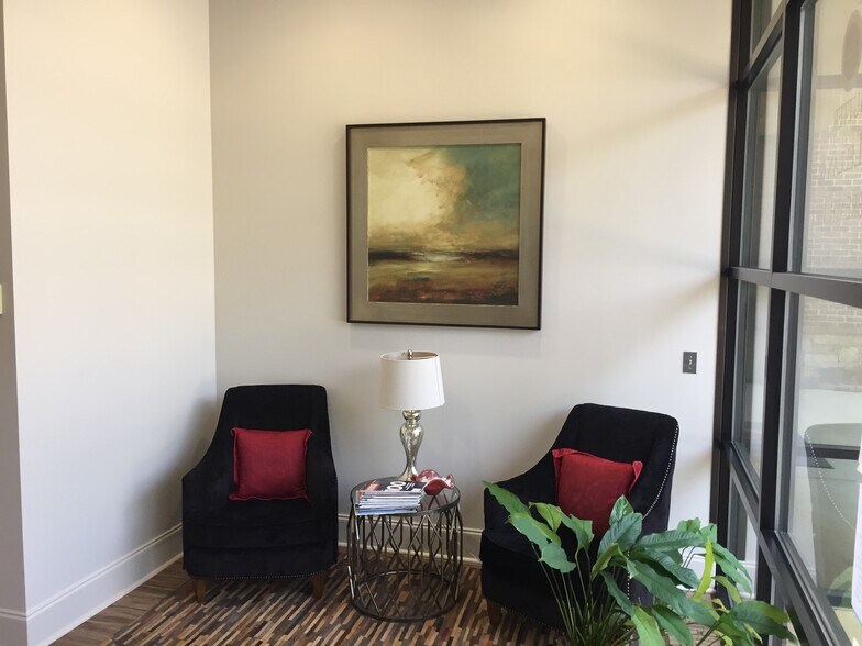 More Photos Of 1424 N Brown Rd, Lawrenceville Office For Sale