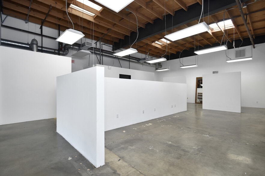 More Photos Of 1738-1740 Cordova St, Los Angeles Showroom For Lease