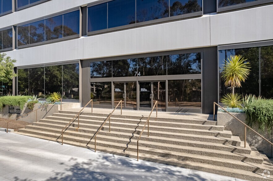 More Photos Of 74 N Pasadena Ave, Pasadena Office For Lease