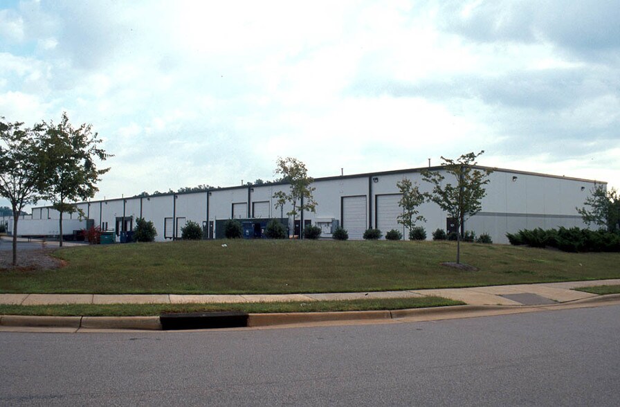 More Photos Of 2201 Brentwood Rd, Raleigh Light Distribution For Lease
