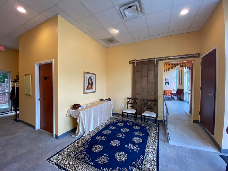 More Photos Of 4000 Bearcat Way, Morrisville Flex For Lease