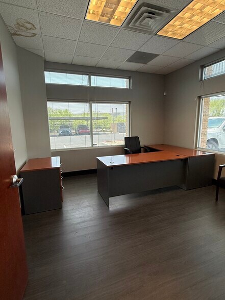 More Photos Of 15845 S 46th St, Phoenix Medical For Lease