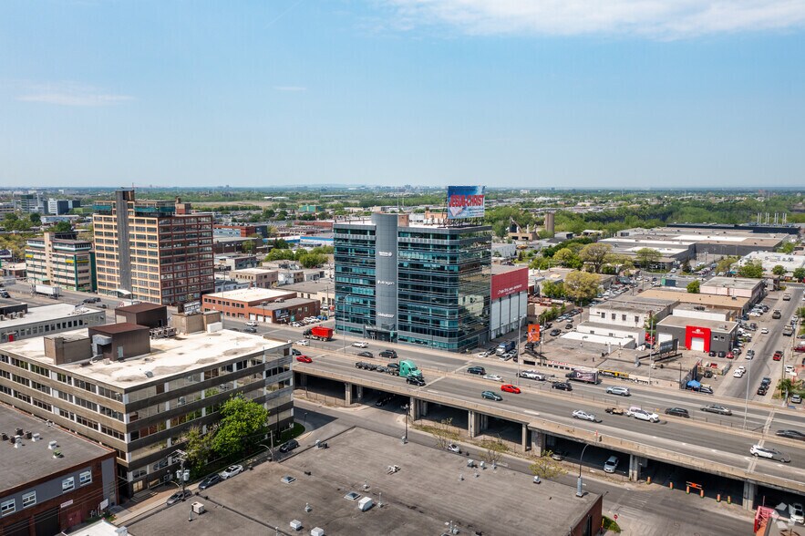 More Photos Of 3737 Boul Cremazie E, Montréal Office For Lease