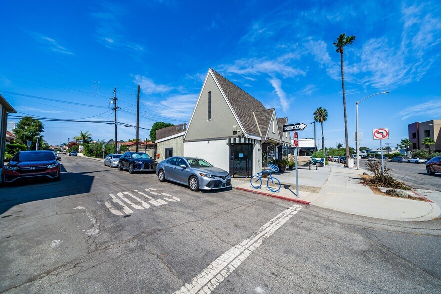 More Photos Of 5870 E Naples Plz, Long Beach Storefront For Lease