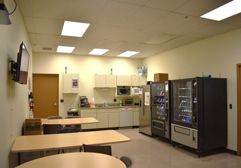 More Photos Of 1760 Enterprise Pkwy, Twinsburg Warehouse For Sale