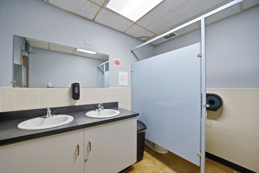 More Photos Of 225 S Academy Blvd, Colorado Springs Office For Sale