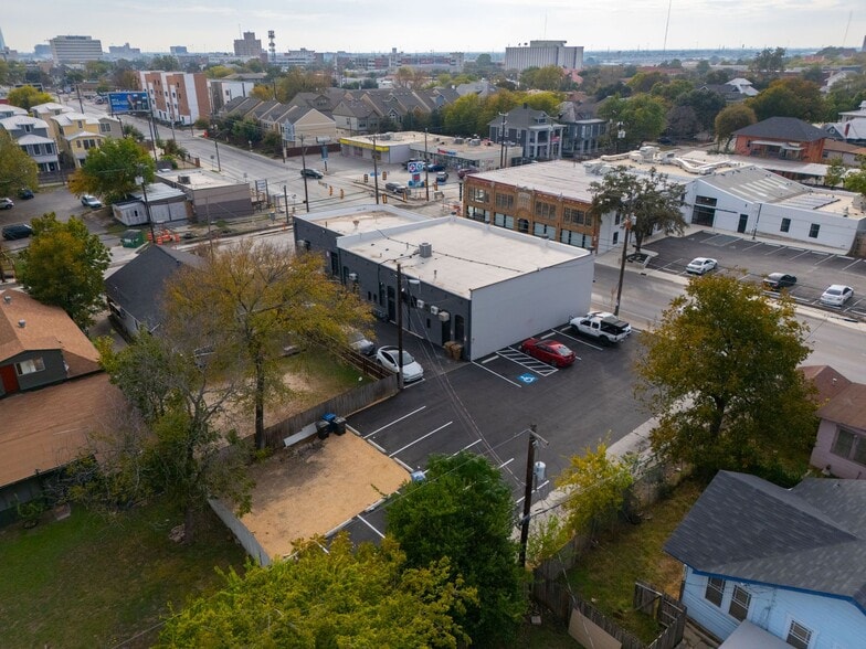 More Photos Of 2100-2110 McCullough Ave, San Antonio Storefront For Sale