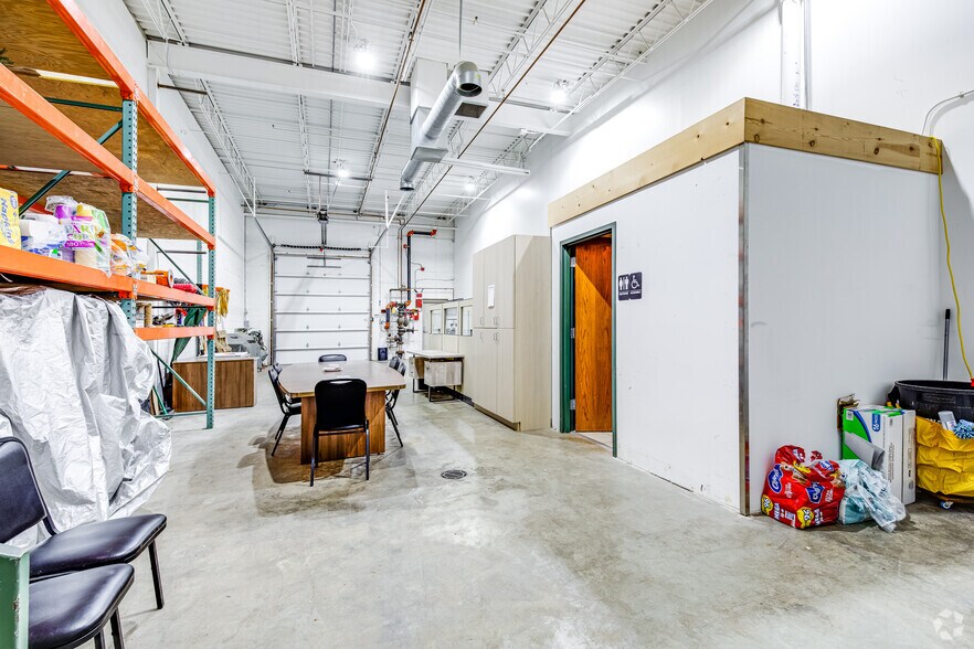 More Photos Of 3276 Fanum Rd, Vadnais Heights Service For Lease