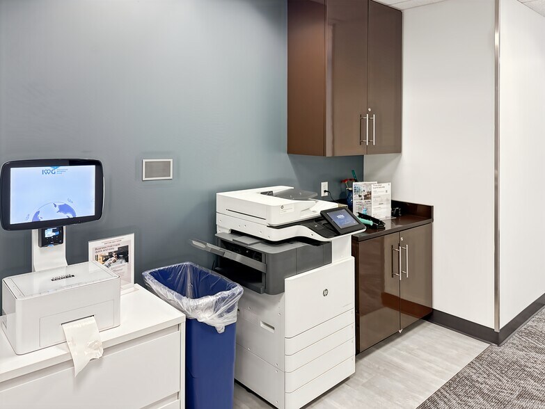More Photos Of 1431 Opus Pl, Downers Grove Coworking Space