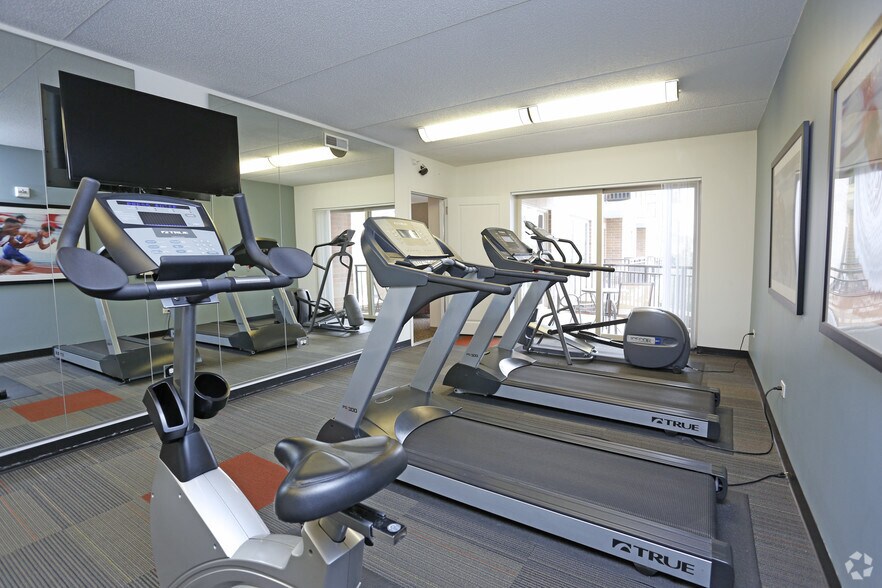 More Photos Of 1255 Town Center Rd, Vernon Hills Apartments For Lease