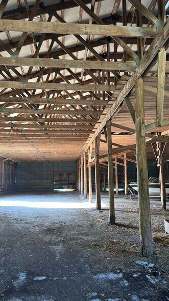 More Photos Of 7076 5th Side Rd, Innisfil Warehouse For Lease