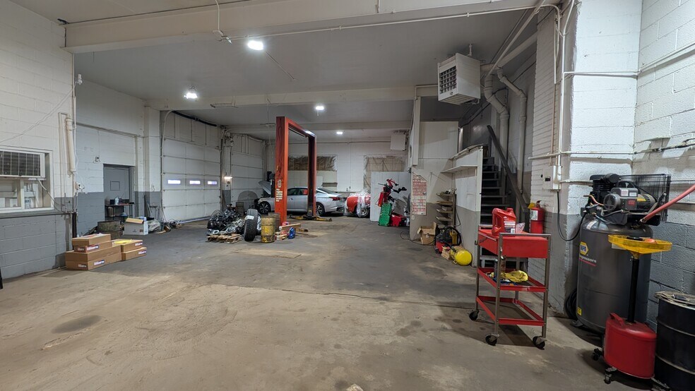 More Photos Of 1402 Prairie Ave, South Bend Auto Repair For Lease