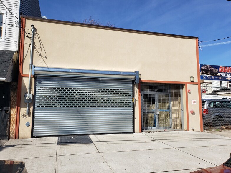 More Photos Of 526 Broadway, Newark General Retail For Sale