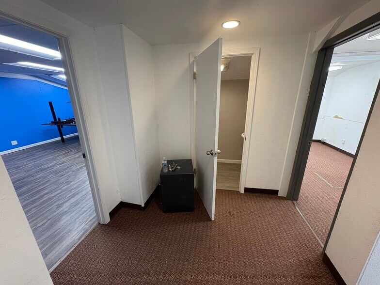 More Photos Of 703 Widewater Dr, Lafayette Warehouse For Lease