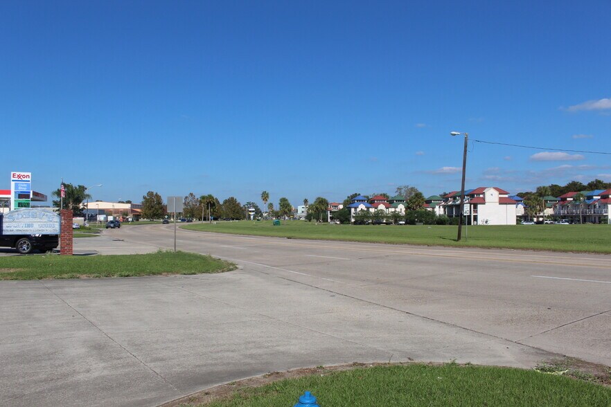More Photos Of 3019 & 3037 Barrow Street St, Houma Land For Sale