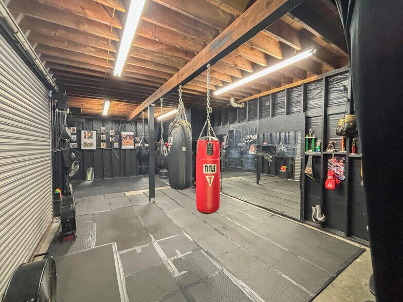 More Photos Of 1857 Agriculture St, New Orleans Showroom For Sale