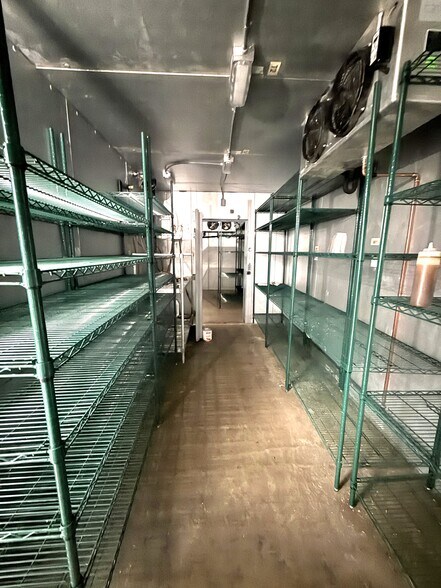 More Photos Of 2502 Highway 87, Navarre Specialty For Sale