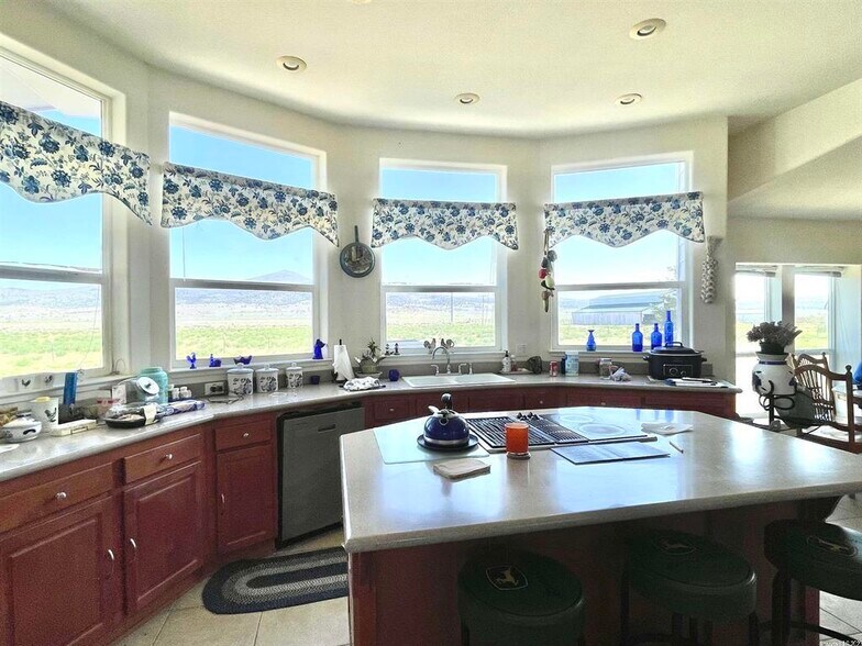 More Photos Of 718 Juniper Ridge Rd, Termo Specialty For Sale