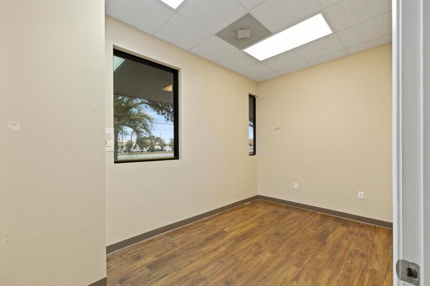 More Photos Of 1851 St Mary Ave, Pensacola Medical For Lease