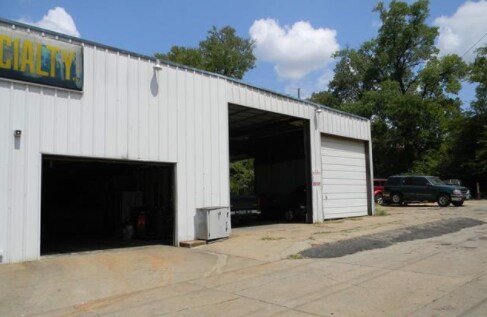 More Photos Of 1105 W Erwin St, Tyler Auto Repair For Sale
