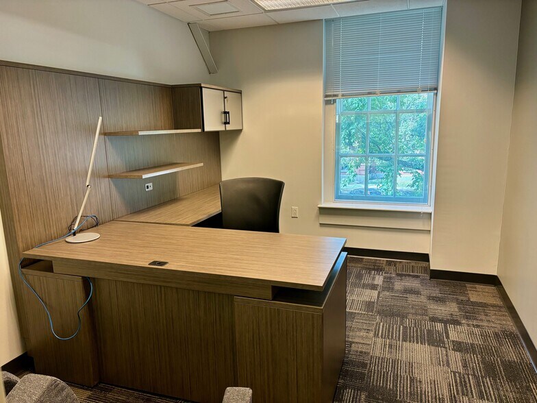 More Photos Of 5101 S Broad St, Philadelphia Office For Lease