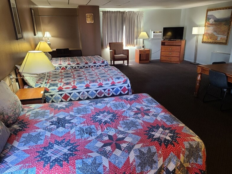 More Photos Of 414 W 29th St, Pueblo Hotel For Sale