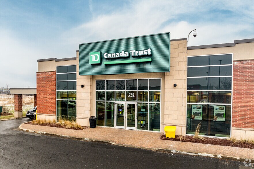 More Photos Of 582 Ch de Touraine, Boucherville Unknown For Lease