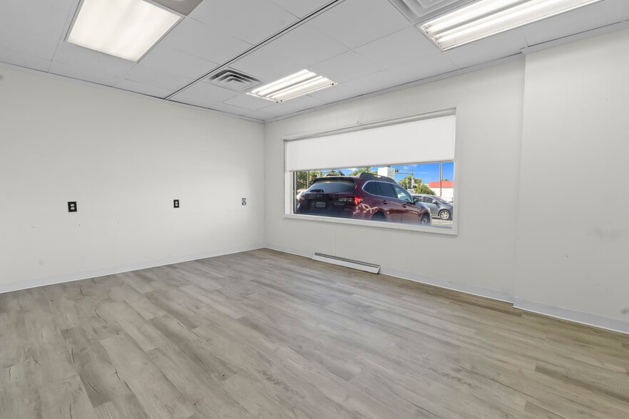 More Photos Of 1417 Commerce Ave, Indianapolis Manufacturing For Lease