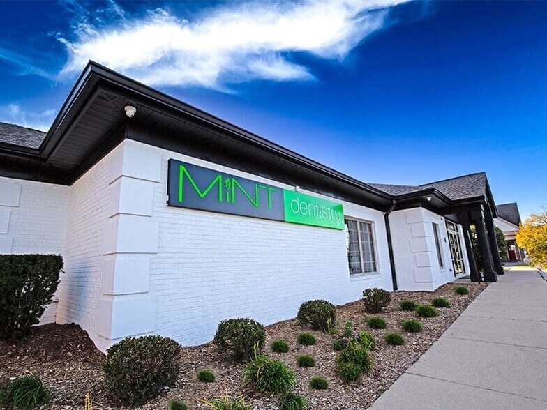 Primary Photo Of 15 N Wolf Rd, Northlake Bank For Sale