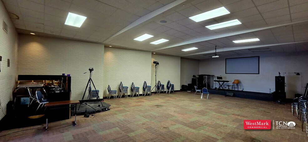 More Photos Of 5015 Knoxville Ave, Lubbock Office For Sale
