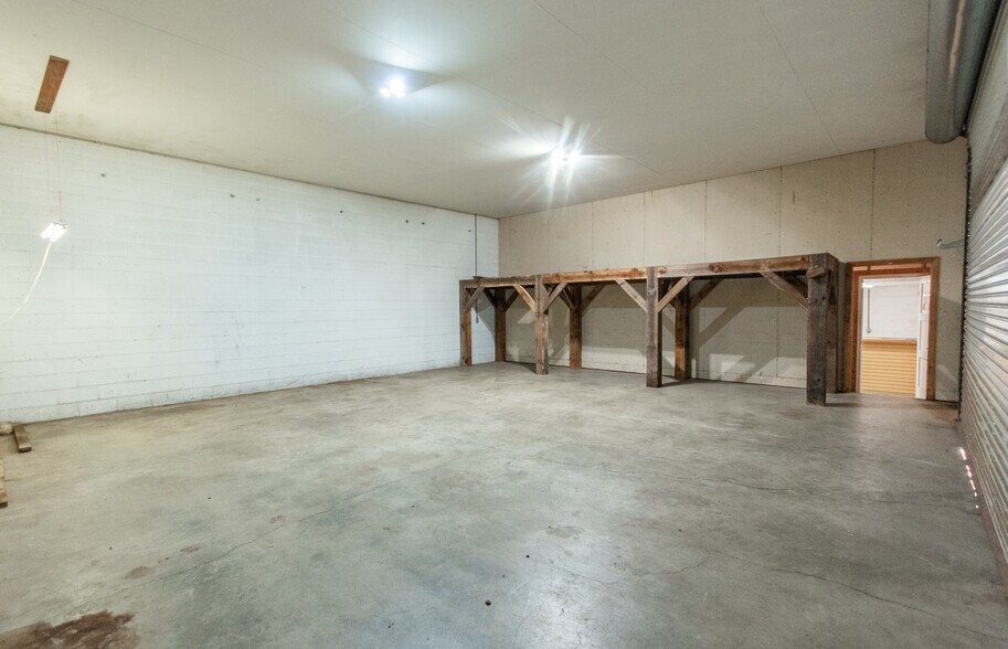 More Photos Of 535 W Main St, Franklin Specialty For Sale